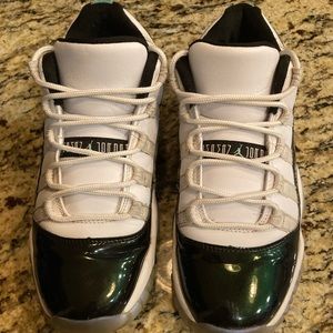 Jordan 11 low iridescent. Size 6
